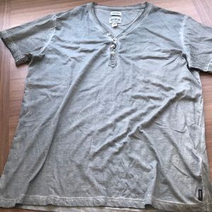 Men’s diesel v neck T-shirt